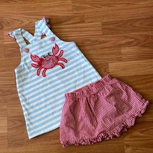 Girls shorts set with gingham appliqué crab